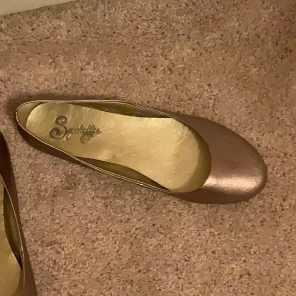 ALMOST NEW Seychelles bronze gold metallic flats - Picture 3 of 5